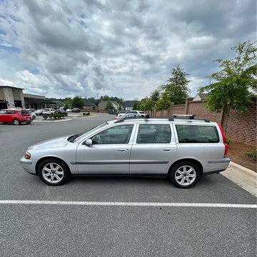 2004 Volvo V70 2.4 Wagon 4D