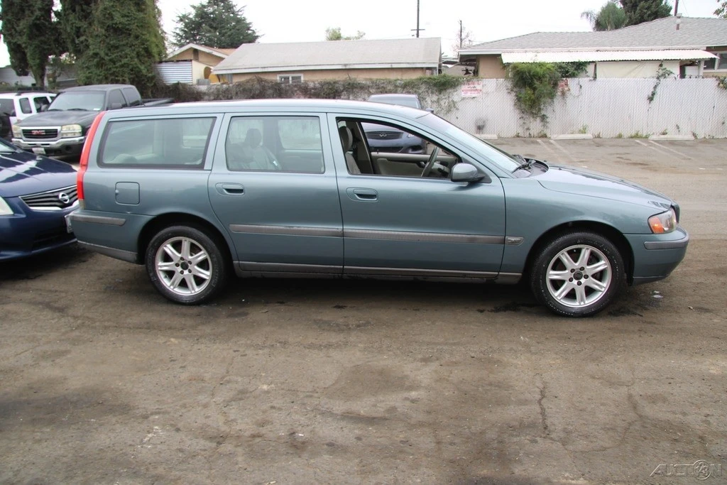2004 Volvo V70 2nd Gen - Image 8 of 21