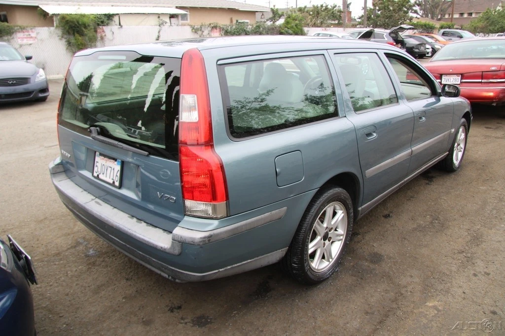 2004 Volvo V70 2nd Gen - Image 7 of 21