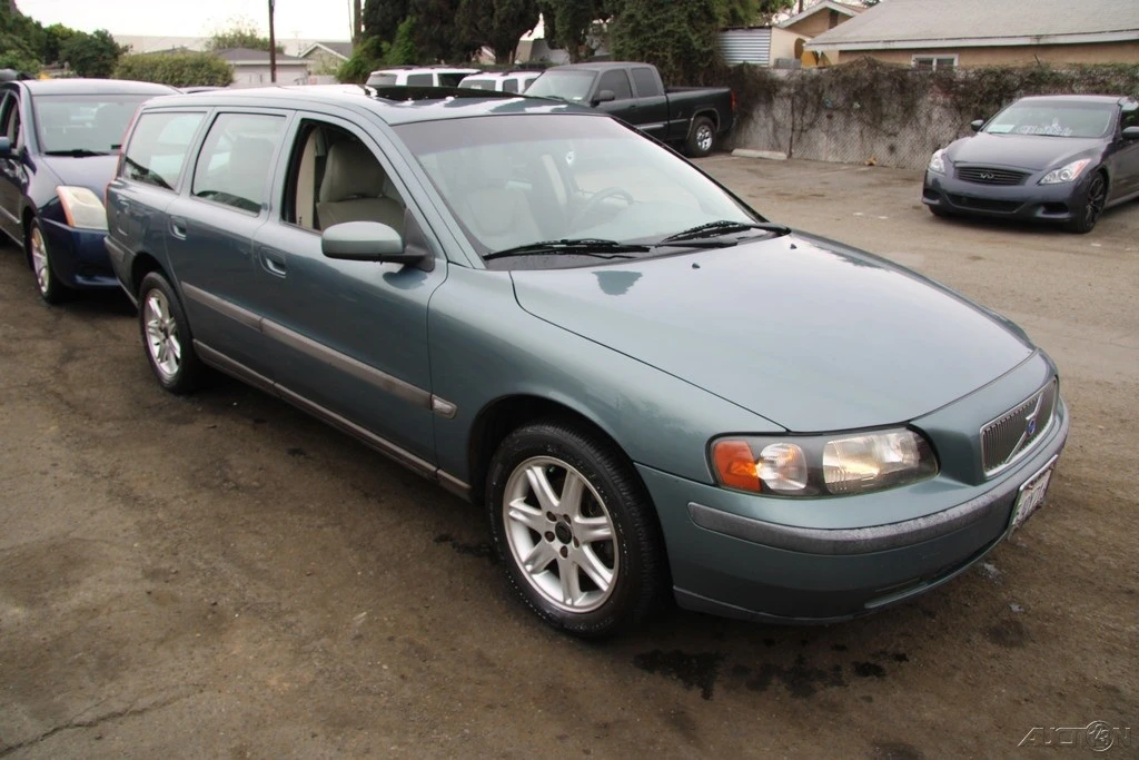 2004 Volvo V70 2nd Gen - Image 9 of 21