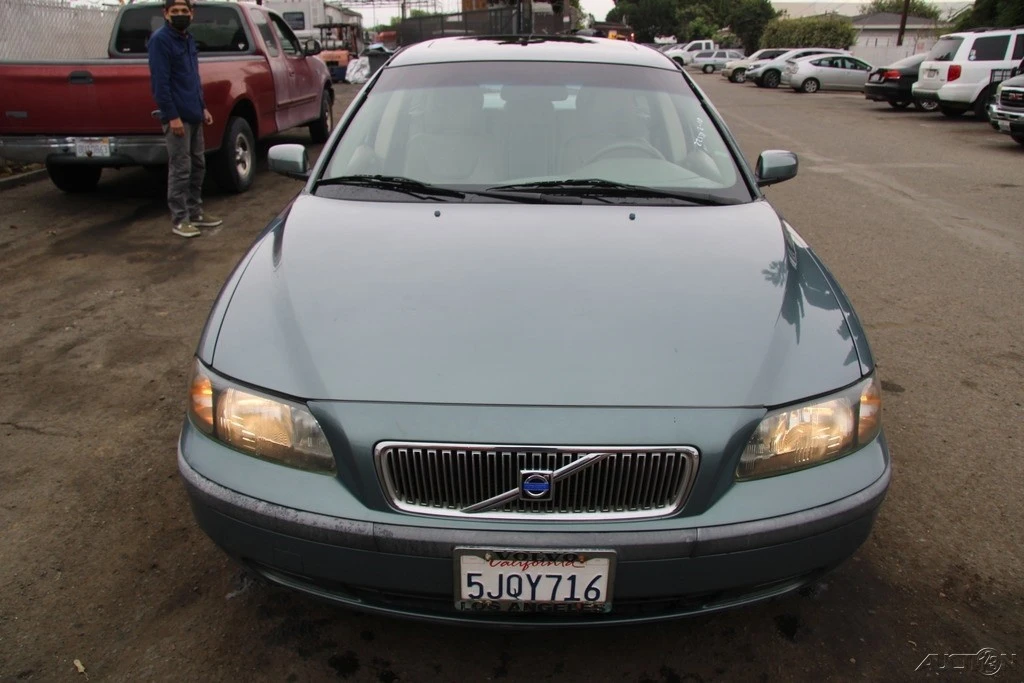 2004 Volvo V70 2nd Gen - Image 10 of 21