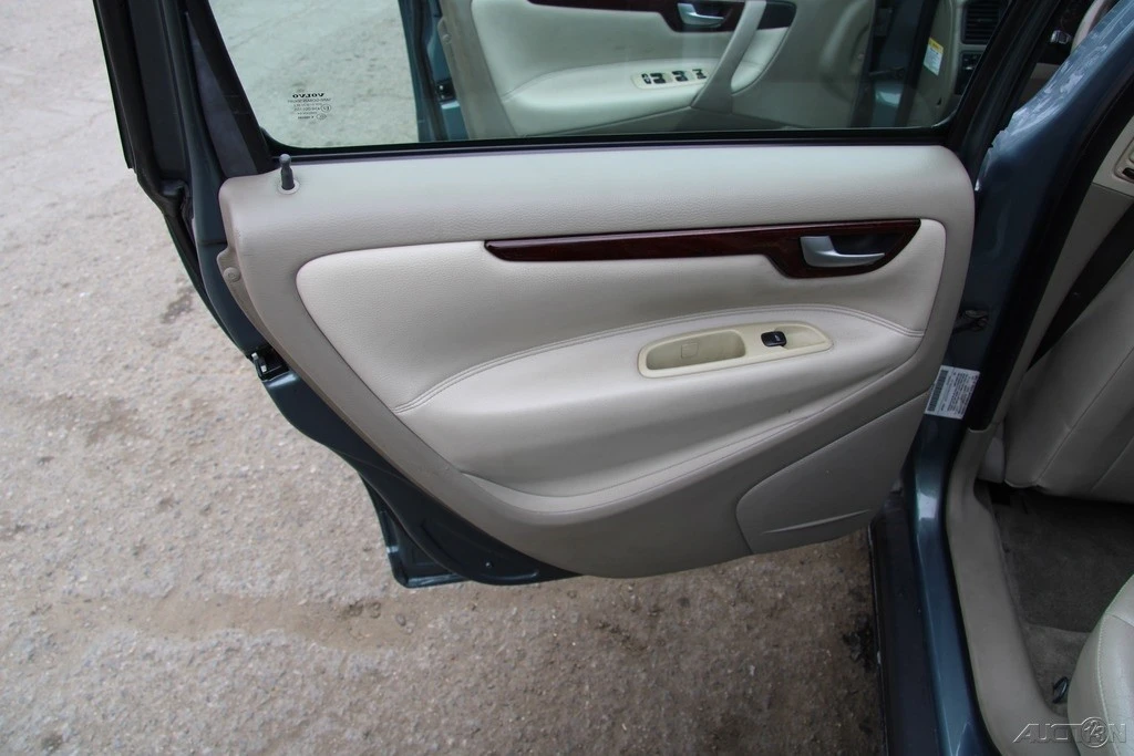 2004 Volvo V70 2nd Gen - Image 20 of 21