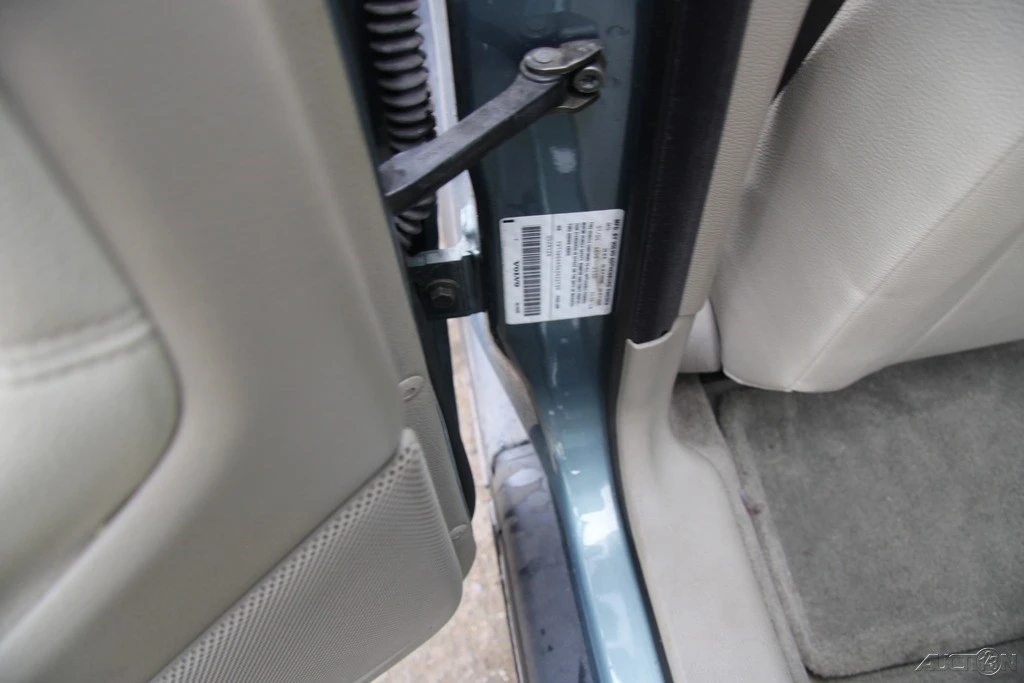 2004 Volvo V70 2nd Gen - Image 21 of 21