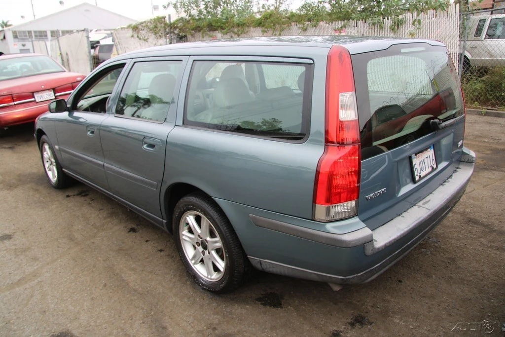 2004 Volvo V70 2nd Gen - Image 4 of 21