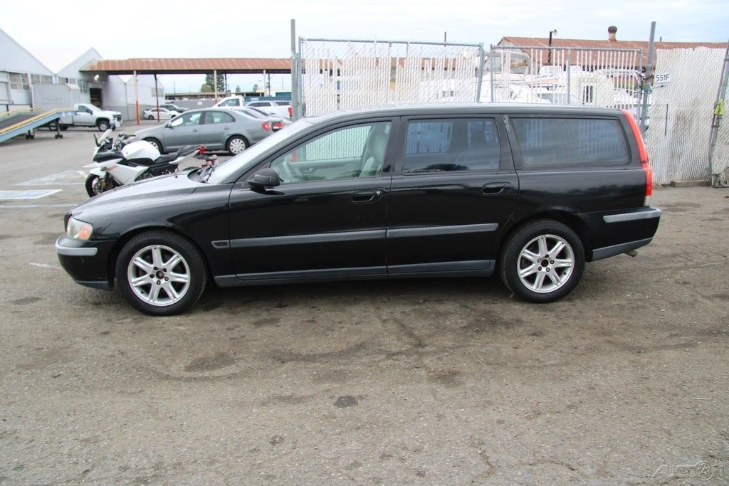 2004 Volvo V70 2nd Gen - Image 3 of 21