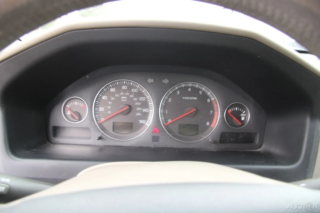 2004 Volvo V70 2nd Gen - Image 14 of 21