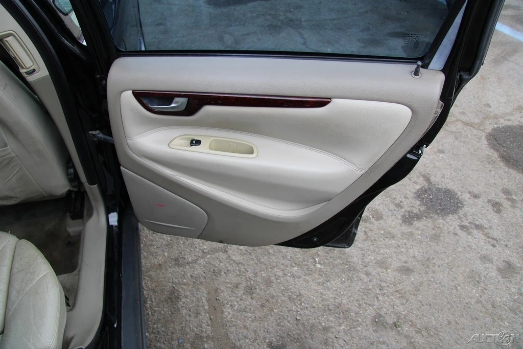 2004 Volvo V70 2nd Gen - Image 21 of 21