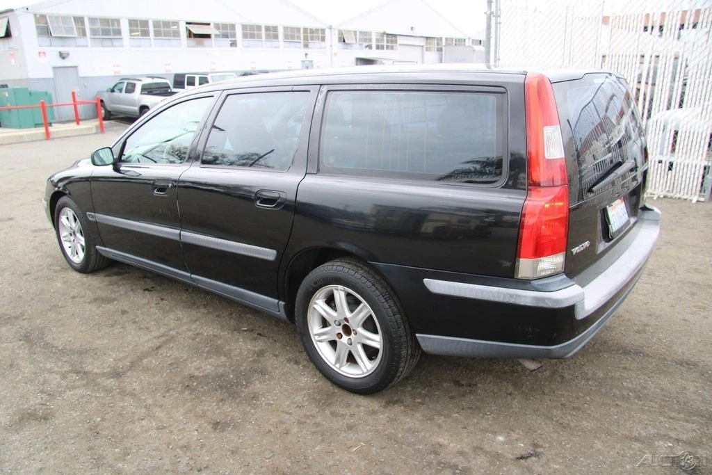 2004 Volvo V70 2nd Gen - Image 4 of 21