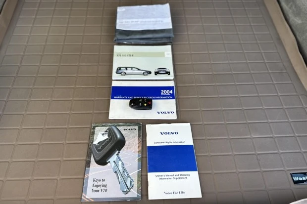 2004 Volvo V70 2nd Gen - Image 8 of 8