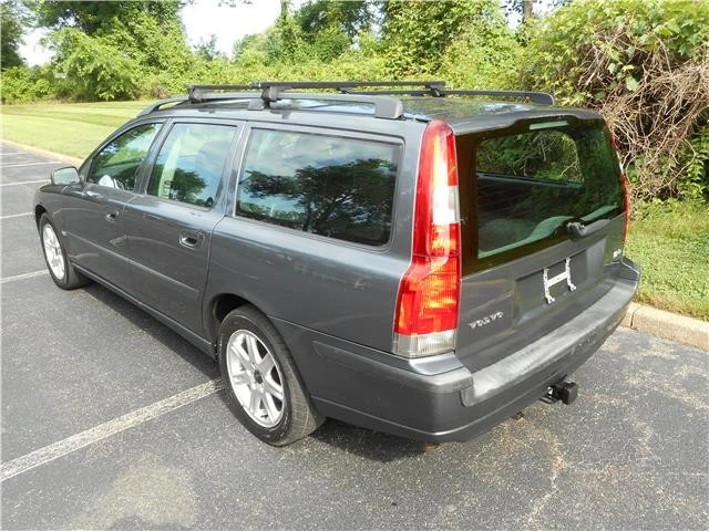 2004 Volvo V70 1st Gen - Image 8 of 12