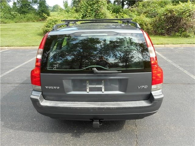 2004 Volvo V70 1st Gen - Image 5 of 12