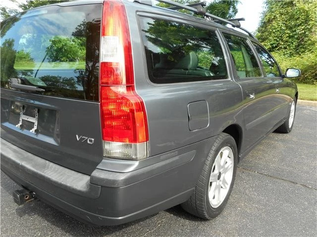 2004 Volvo V70 1st Gen - Image 4 of 12