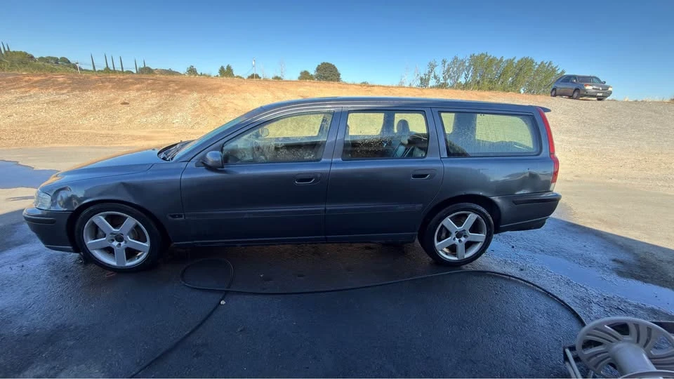 2004 Volvo V70 R 2nd Gen - Image 3 of 18