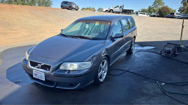 2004 Volvo V70 R Wagon 4D