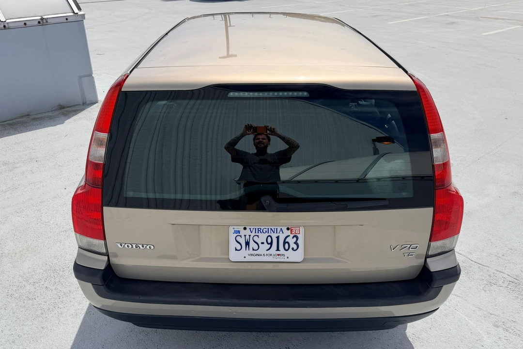 2004 Volvo V70 2nd Gen - Image 5 of 31
