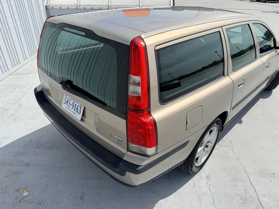 2004 Volvo V70 2nd Gen - Image 23 of 31
