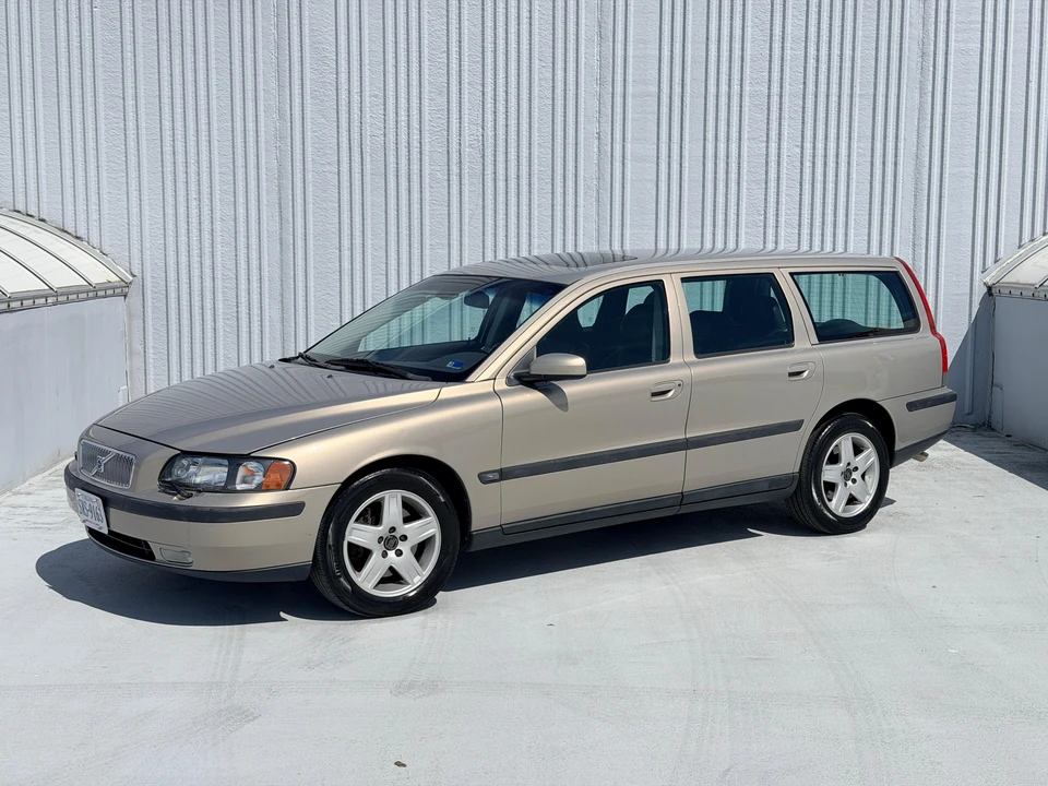 2004 Volvo V70 2nd Gen - Image 6 of 31