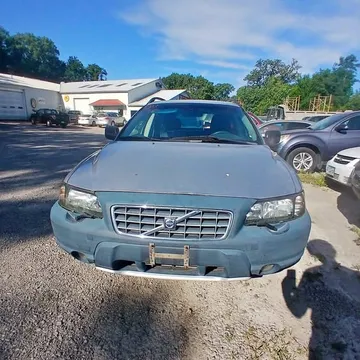 2004 Volvo V70 XC AWD Wagon 4D
