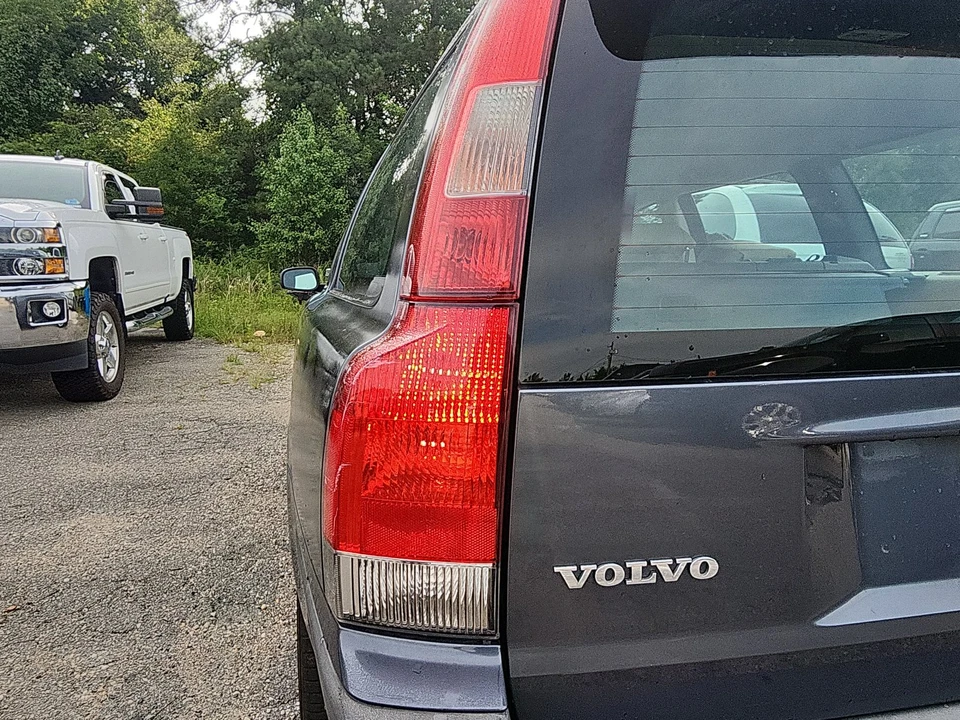 2004 Volvo V70 2nd Gen - Image 10 of 21