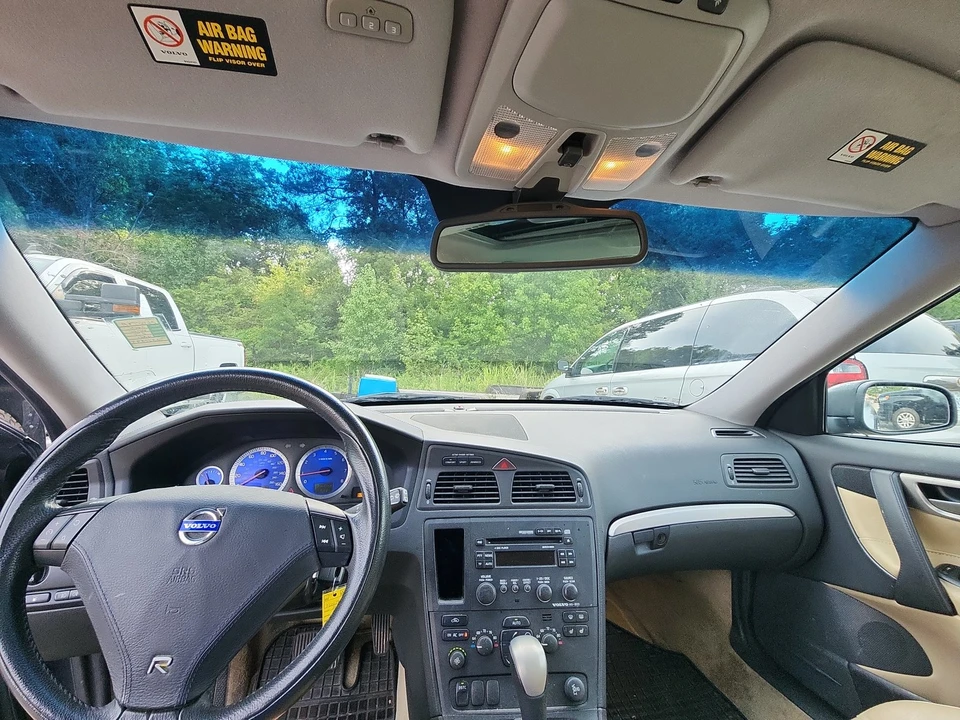 2004 Volvo V70 2nd Gen - Image 17 of 21