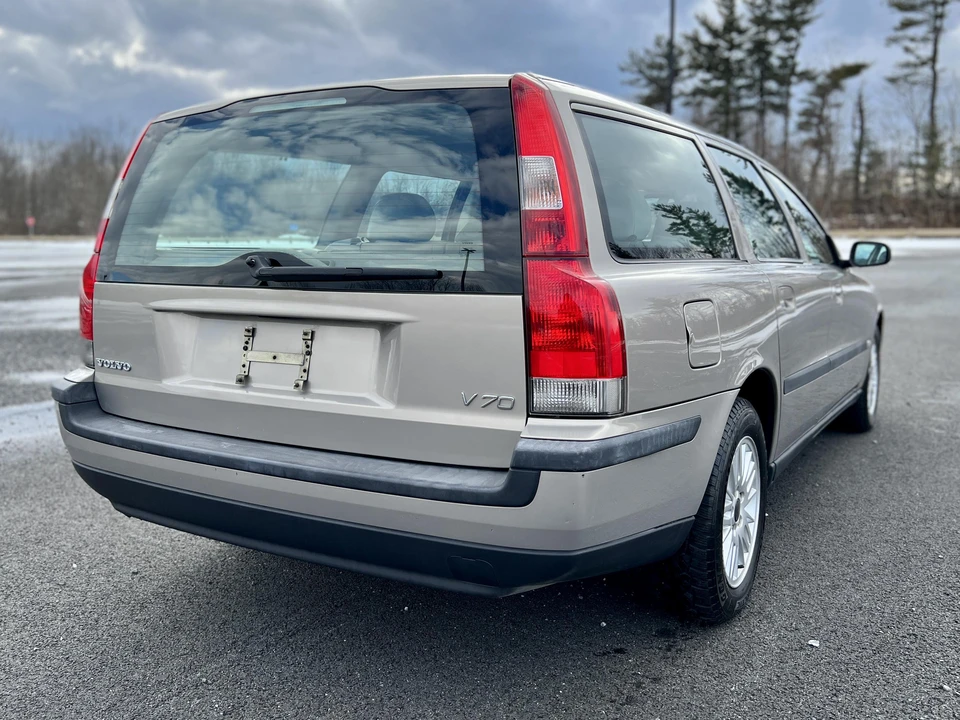2004 Volvo V70 2nd Gen - Image 28 of 31