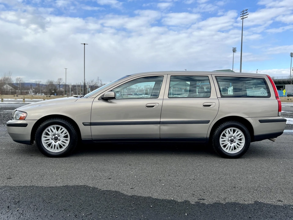 2004 Volvo V70 2nd Gen - Image 14 of 31