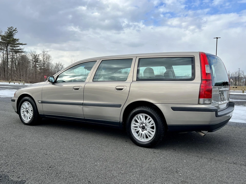 2004 Volvo V70 2nd Gen - Image 18 of 31
