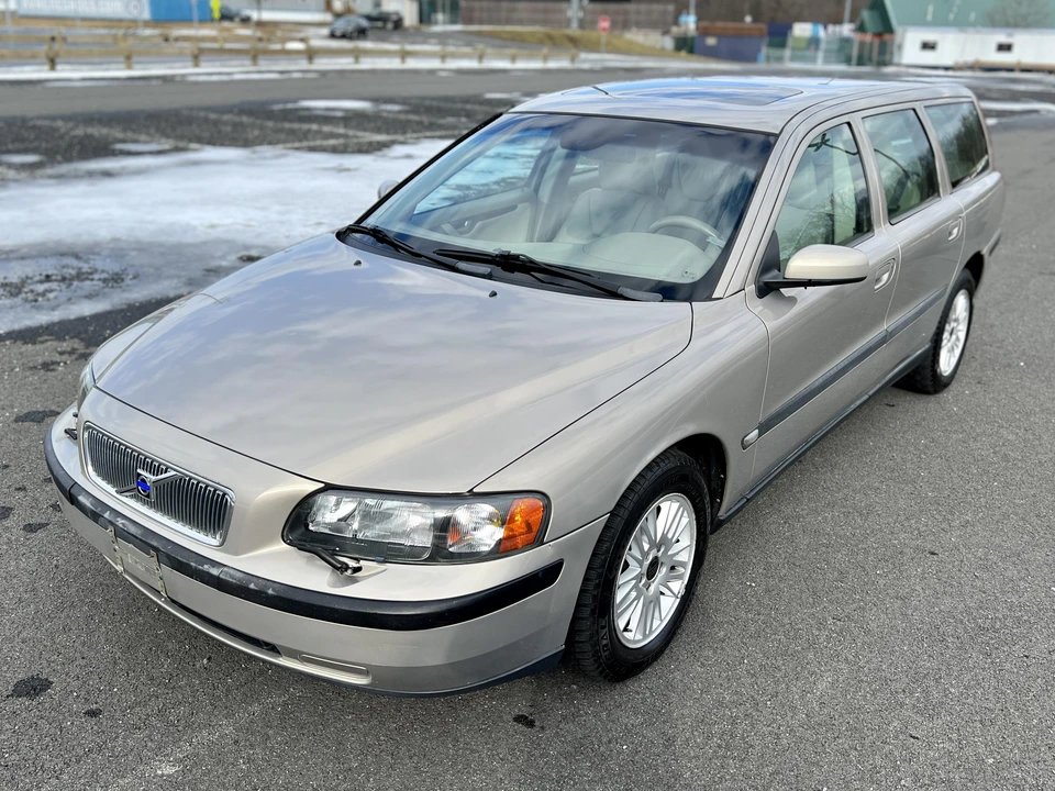 2004 Volvo V70 2nd Gen - Image 10 of 31