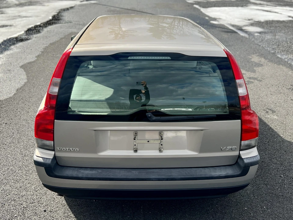 2004 Volvo V70 2nd Gen - Image 24 of 31