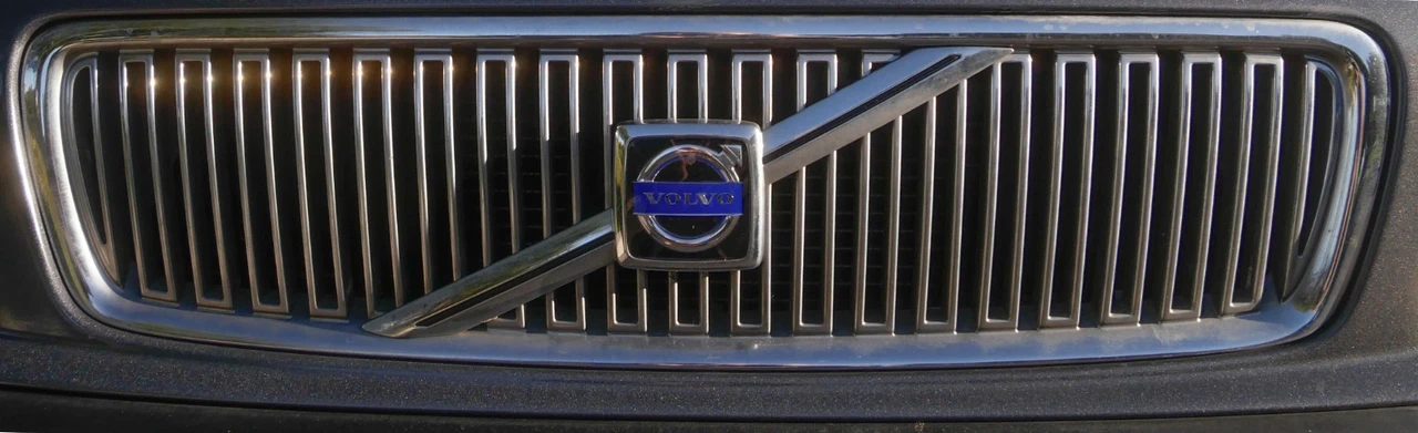 2004 Volvo V70 2nd Gen - Image 8 of 21