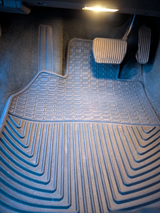 2004 Volvo V70 2nd Gen - Image 18 of 21