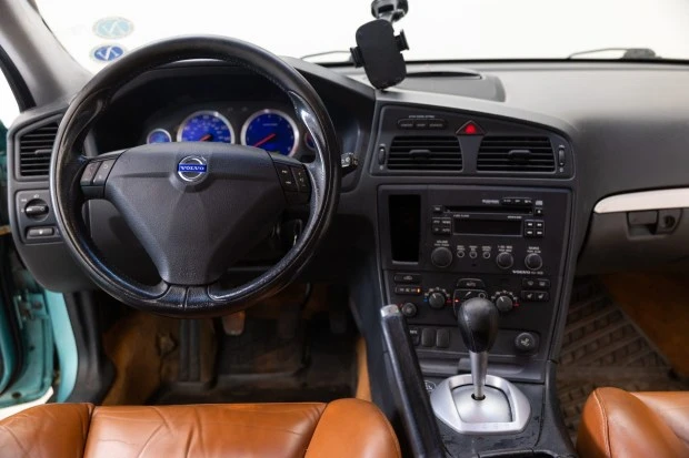 2004 Volvo V70 2nd Gen - Image 5 of 7