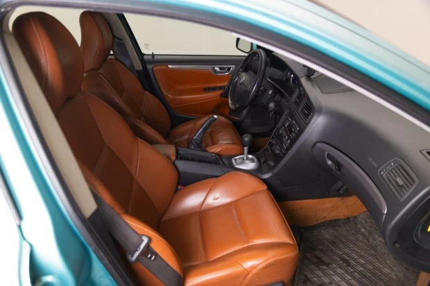 2004 Volvo V70 2nd Gen - Image 4 of 7