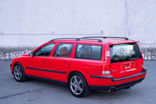 2004 Volvo V70 2nd Gen - Image 2 of 7
