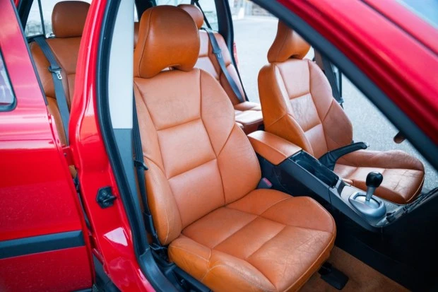 2004 Volvo V70 2nd Gen - Image 4 of 7