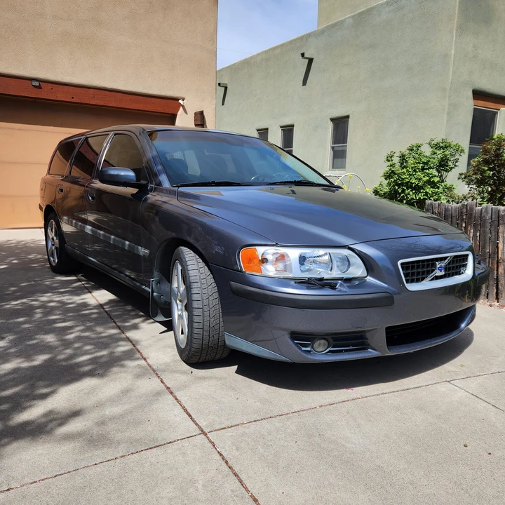 2004 Volvo V70 R 2nd Gen - Image 2 of 31