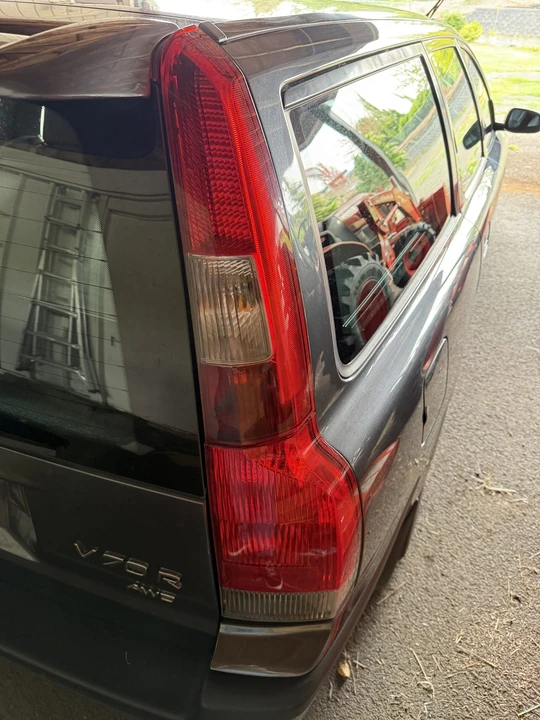 2004 Volvo V70 R 2nd Gen - Image 19 of 31