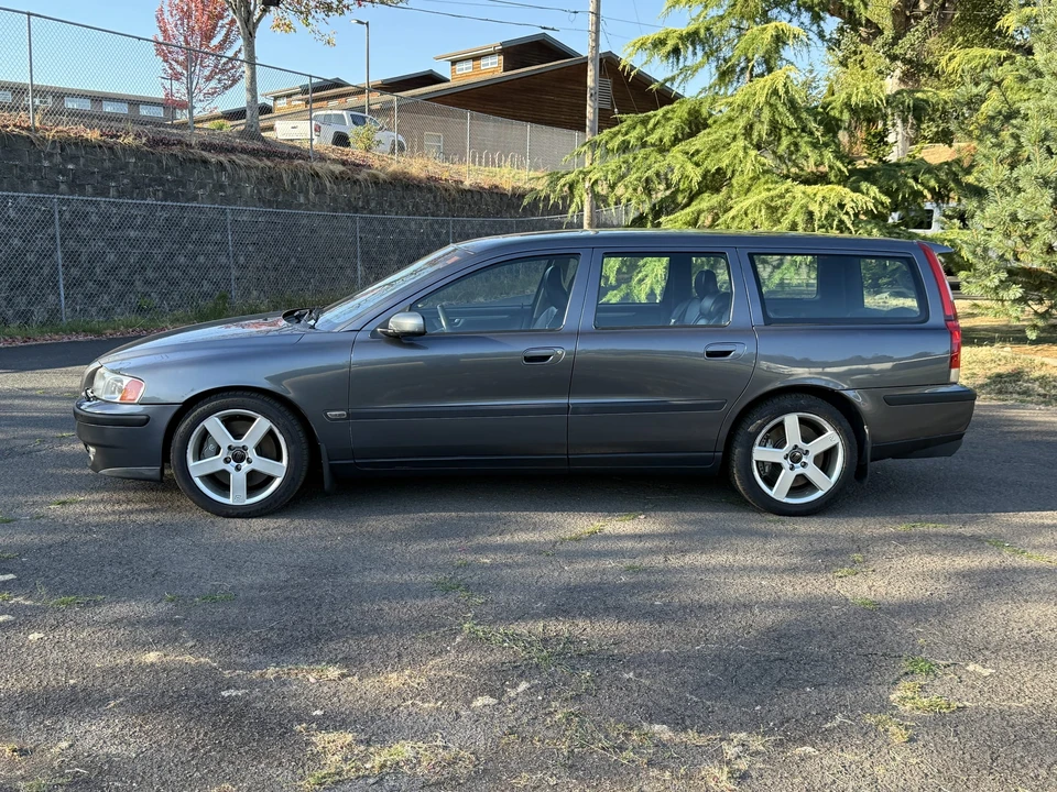 2004 Volvo V70 R 2nd Gen - Image 3 of 31