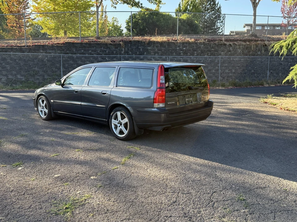 2004 Volvo V70 R 2nd Gen - Image 4 of 31