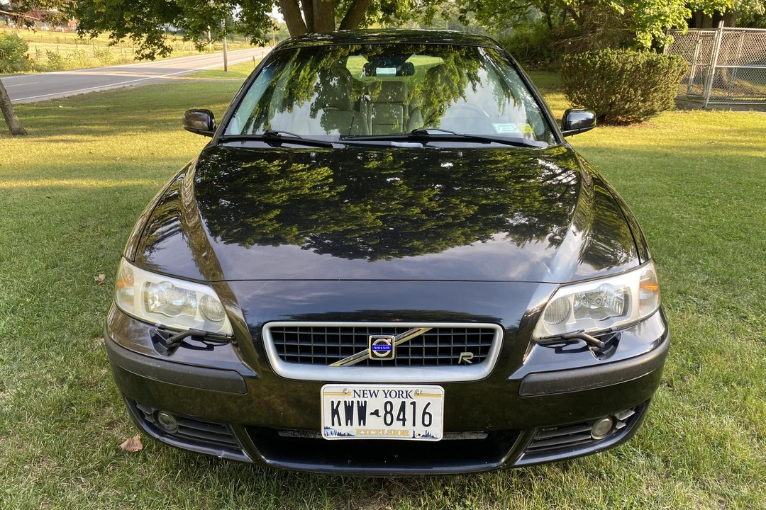 2004 Volvo V70 R 2nd Gen - Image 2 of 31