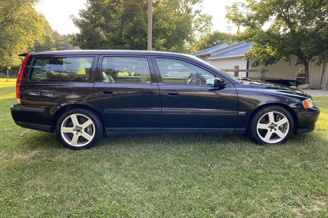 2004 Volvo V70 R 2nd Gen - Image 3 of 31
