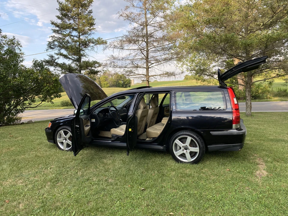 2004 Volvo V70 R 2nd Gen - Image 17 of 31