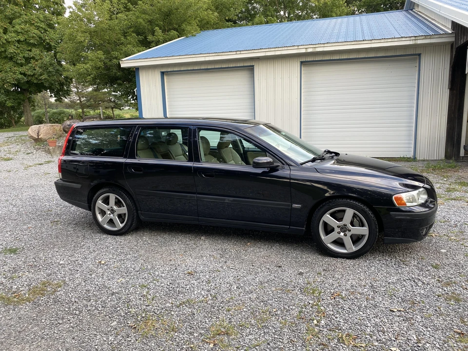 2004 Volvo V70 R 2nd Gen - Image 13 of 31