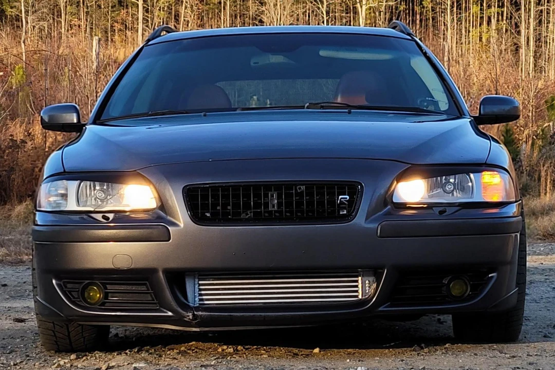 2004 Volvo V70 R 2nd Gen - Image 2 of 31