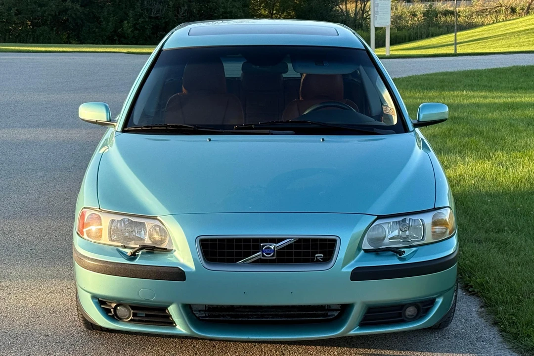 2004 Volvo V70 R 2nd Gen - Image 2 of 31