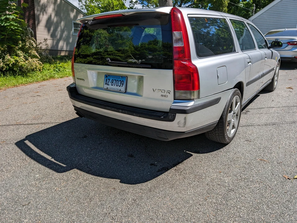2004 Volvo V70 R 2nd Gen - Image 9 of 31