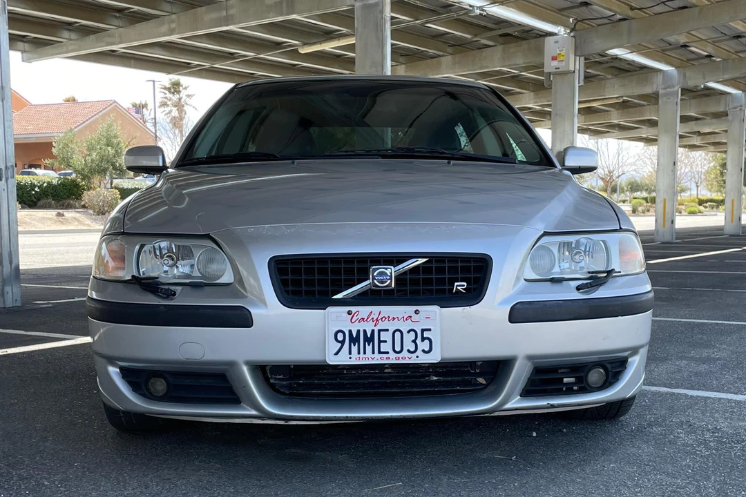 2004 Volvo V70 R 2nd Gen - Image 2 of 31
