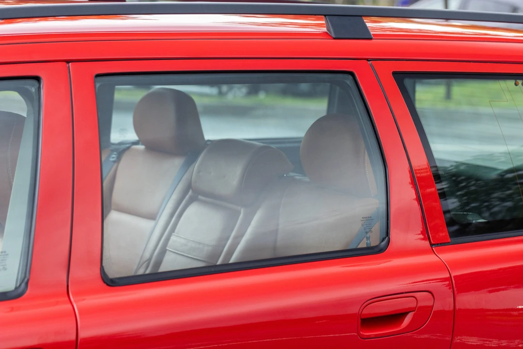 2004 Volvo V70 R 2nd Gen - Image 24 of 31