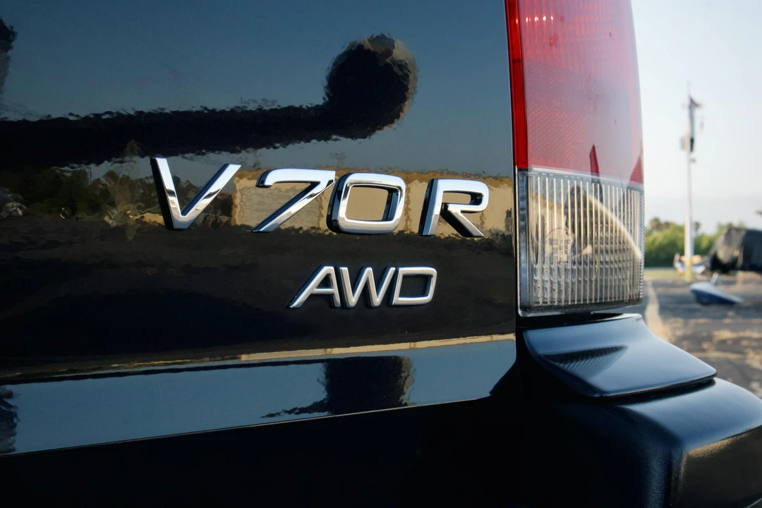 2004 Volvo V70 R 2nd Gen - Image 15 of 31