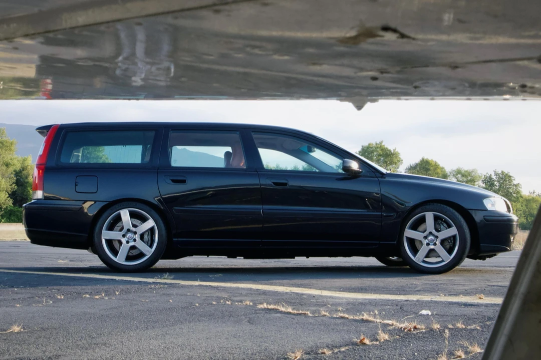 2004 Volvo V70 R 2nd Gen - Image 3 of 31